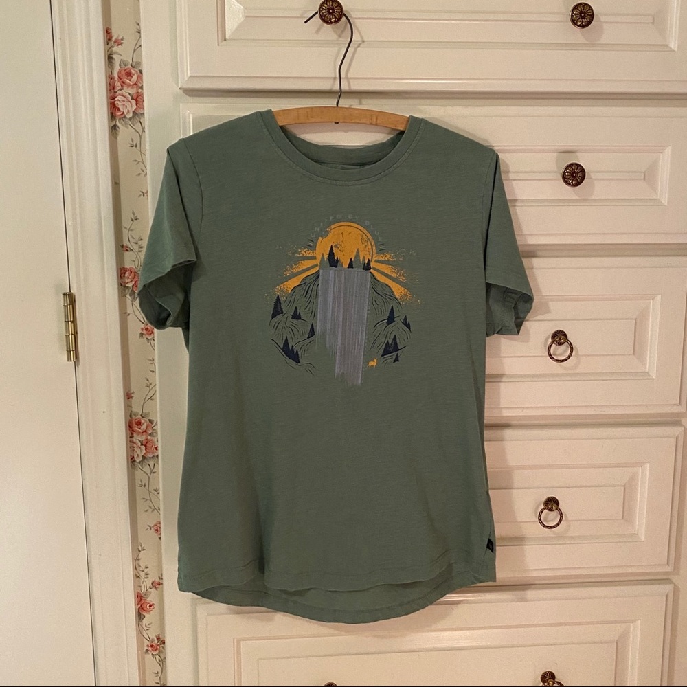 Green Tshirt with waterfall, sunset design